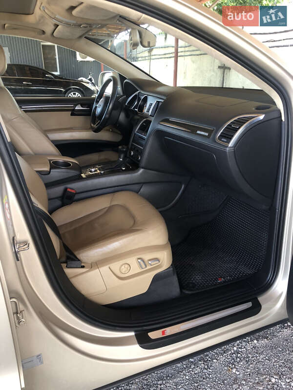 Внедорожник / Кроссовер Audi Q7 2013 в Павлограде