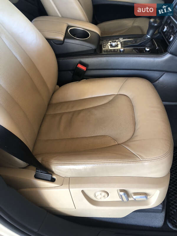 Позашляховик / Кросовер Audi Q7 2013 в Павлограді