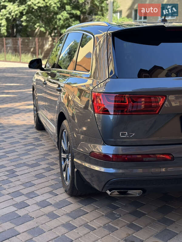Позашляховик / Кросовер Audi Q7 2017 в Ізмаїлі