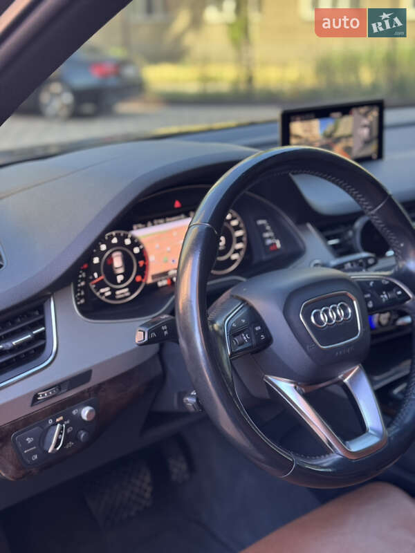 Позашляховик / Кросовер Audi Q7 2017 в Ізмаїлі