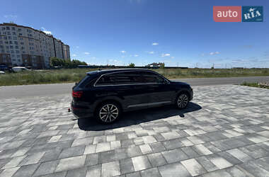 Позашляховик / Кросовер Audi Q7 2017 в 