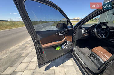 Позашляховик / Кросовер Audi Q7 2017 в 