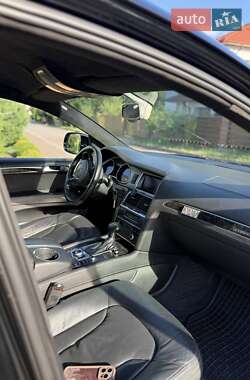 Внедорожник / Кроссовер Audi Q7 2015 в 