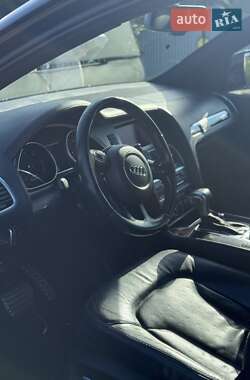 Внедорожник / Кроссовер Audi Q7 2015 в 