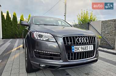 Позашляховик / Кросовер Audi Q7 2013 в 
