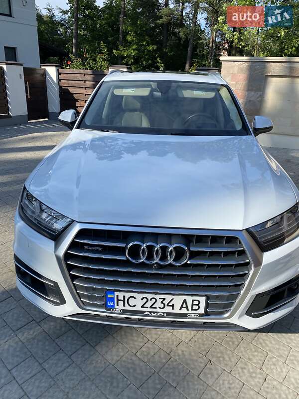 Позашляховик / Кросовер Audi Q7 2018 в Львові