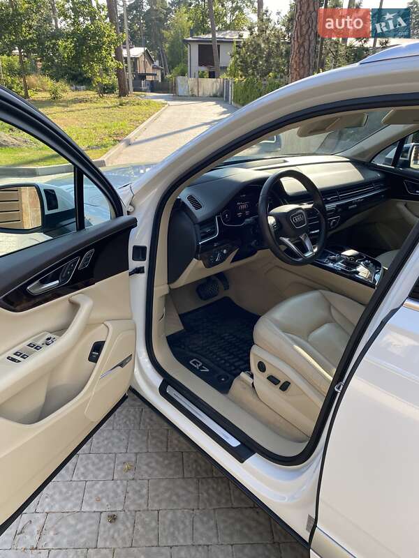 Позашляховик / Кросовер Audi Q7 2018 в Львові