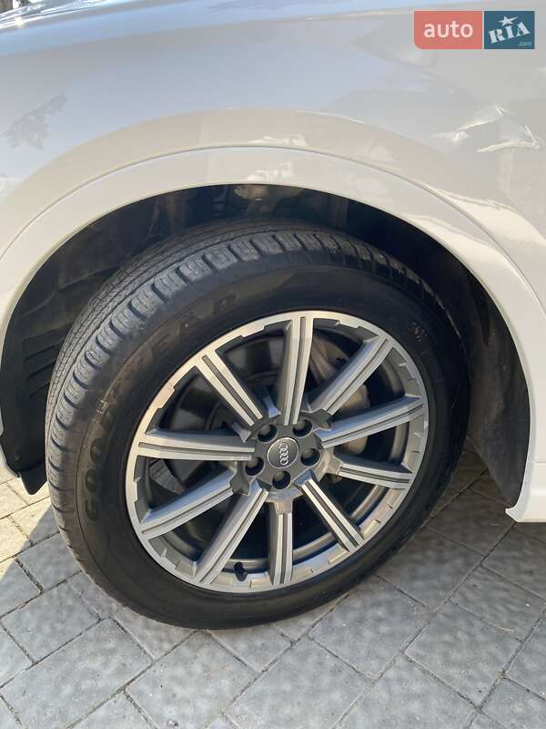 Позашляховик / Кросовер Audi Q7 2018 в Львові