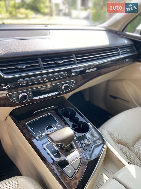 Позашляховик / Кросовер Audi Q7 2018 в Львові