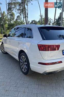 Внедорожник / Кроссовер Audi Q7 2018 в 