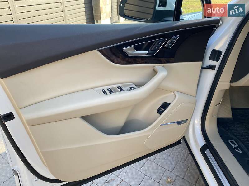 Позашляховик / Кросовер Audi Q7 2018 в Львові