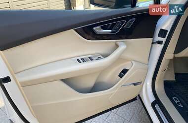 Внедорожник / Кроссовер Audi Q7 2018 в 