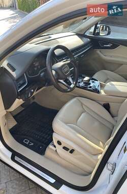Внедорожник / Кроссовер Audi Q7 2018 в 
