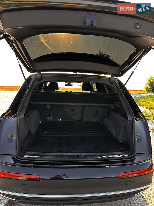 Внедорожник / Кроссовер Audi Q7 2016 в Пирятине