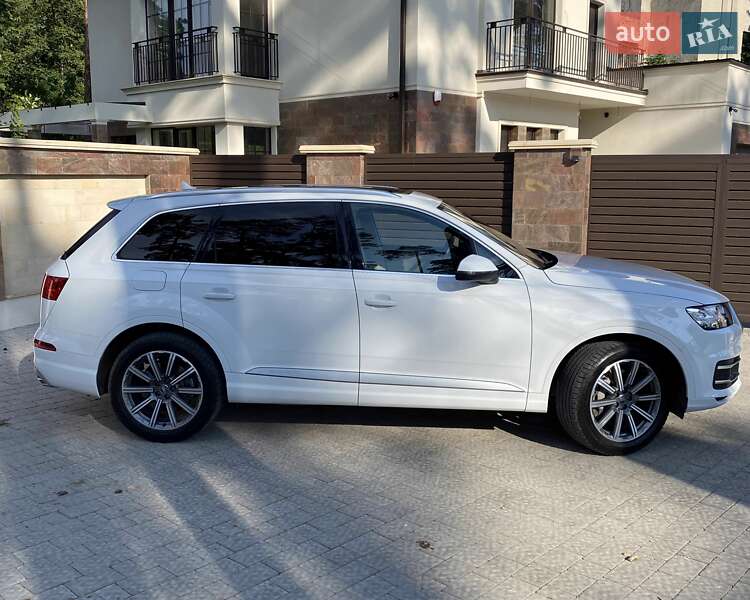 Позашляховик / Кросовер Audi Q7 2018 в Львові