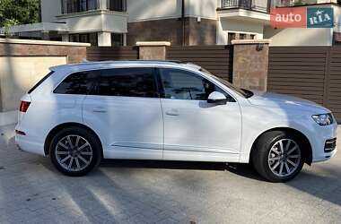 Внедорожник / Кроссовер Audi Q7 2018 в 