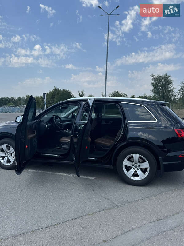 Внедорожник / Кроссовер Audi Q7 2015 в Днепре