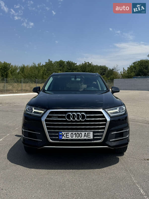Внедорожник / Кроссовер Audi Q7 2015 в Днепре