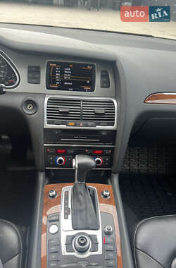 Позашляховик / Кросовер Audi Q7 2015 в 