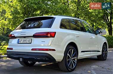 Внедорожник / Кроссовер Audi Q7 2022 в 