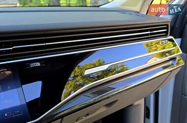 Внедорожник / Кроссовер Audi Q7 2022 в 