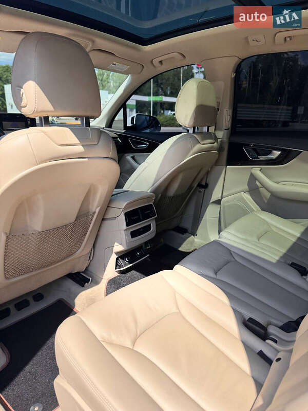 Позашляховик / Кросовер Audi Q7 2017 в Кропивницькому