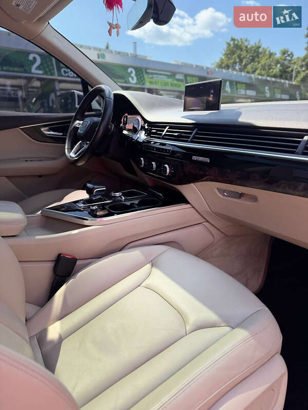 Позашляховик / Кросовер Audi Q7 2017 в Кропивницькому