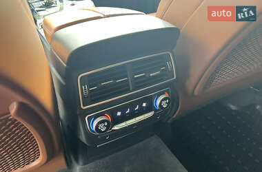 Внедорожник / Кроссовер Audi Q7 2016 в 