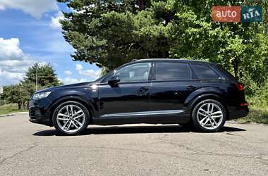 Позашляховик / Кросовер Audi Q7 2019 в 
