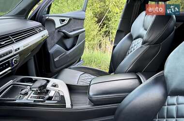Позашляховик / Кросовер Audi Q7 2019 в 
