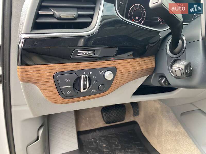 Позашляховик / Кросовер Audi Q7 2016 в Львові