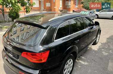 Позашляховик / Кросовер Audi Q7 2007 в 