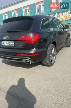 Позашляховик / Кросовер Audi Q7 2013 в 
