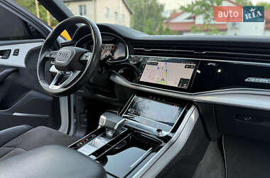 Позашляховик / Кросовер Audi Q7 2022 в 