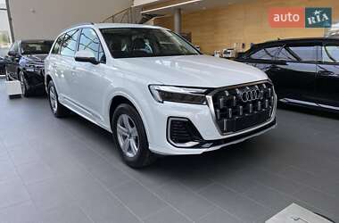 Позашляховик / Кросовер Audi Q7 2025 в 