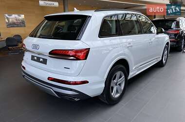 Позашляховик / Кросовер Audi Q7 2025 в 