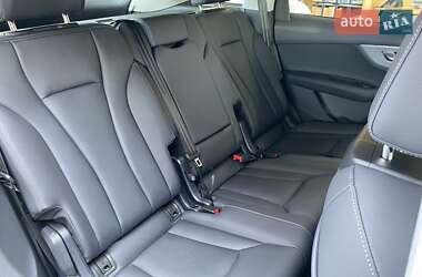 Позашляховик / Кросовер Audi Q7 2025 в 