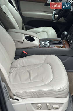 Внедорожник / Кроссовер Audi Q7 2007 в 