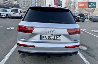 Позашляховик / Кросовер Audi Q7 2016 в 