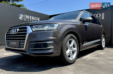 Позашляховик / Кросовер Audi Q7 2018 в 