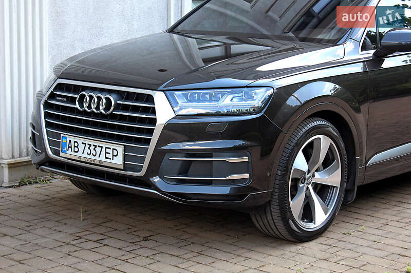 Позашляховик / Кросовер Audi Q7 2016 в Вінниці