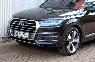 Позашляховик / Кросовер Audi Q7 2016 в 