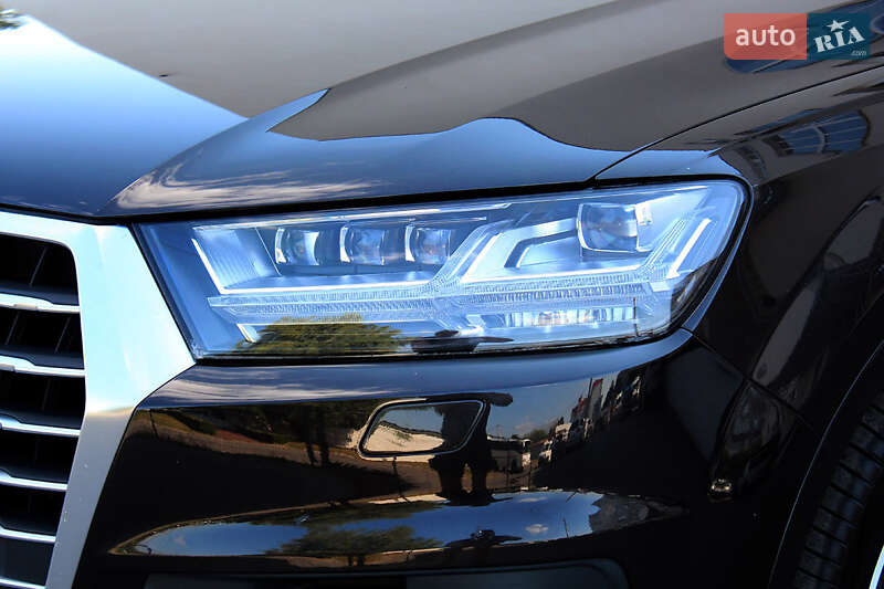 Позашляховик / Кросовер Audi Q7 2016 в Вінниці