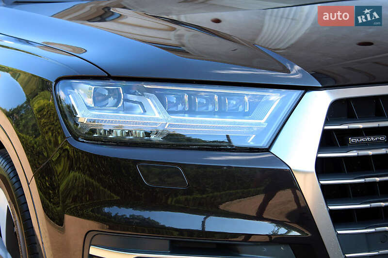 Позашляховик / Кросовер Audi Q7 2016 в Вінниці