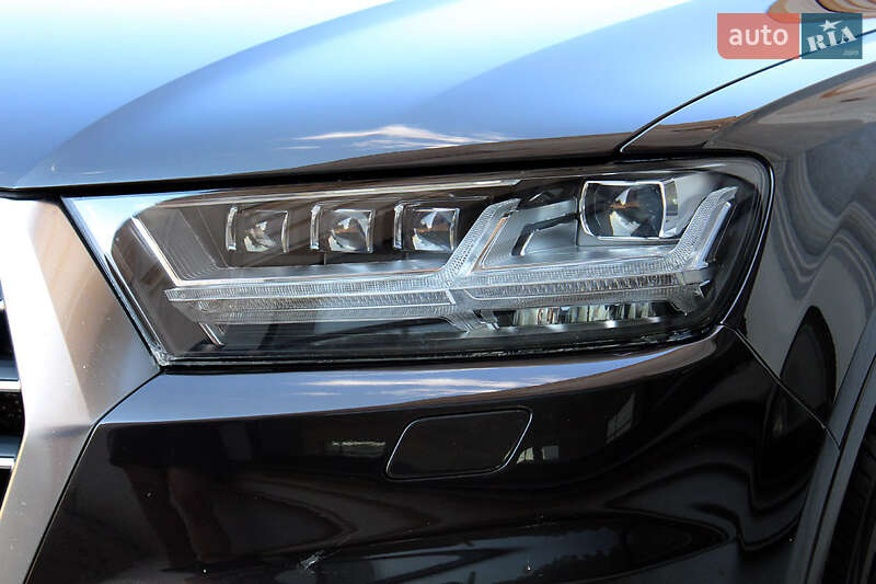 Позашляховик / Кросовер Audi Q7 2016 в Вінниці
