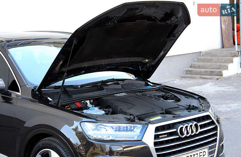 Позашляховик / Кросовер Audi Q7 2016 в Вінниці