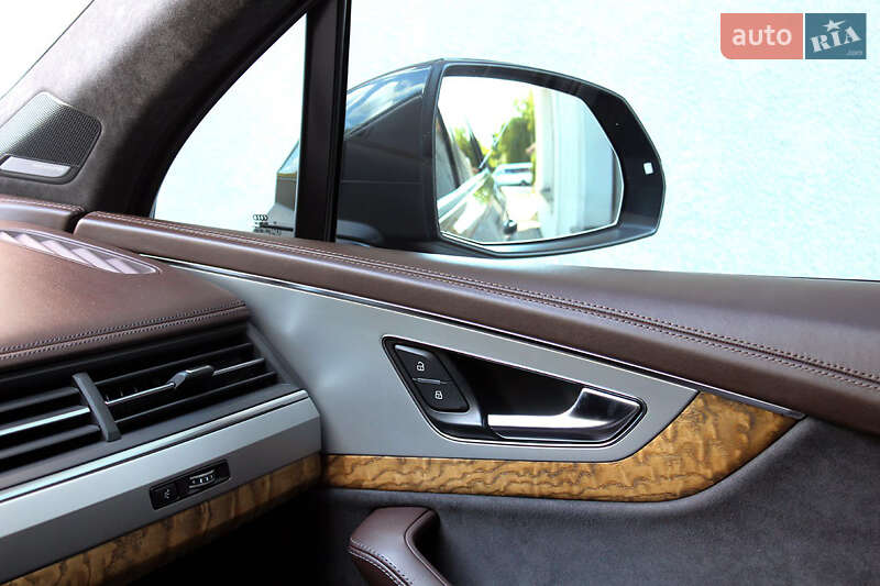 Позашляховик / Кросовер Audi Q7 2016 в Вінниці