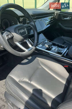 Позашляховик / Кросовер Audi Q7 2020 в Житомирі