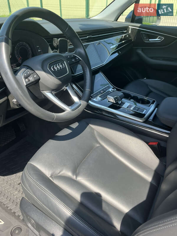 Позашляховик / Кросовер Audi Q7 2020 в Житомирі