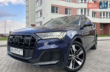 Позашляховик / Кросовер Audi Q7 2020 в 